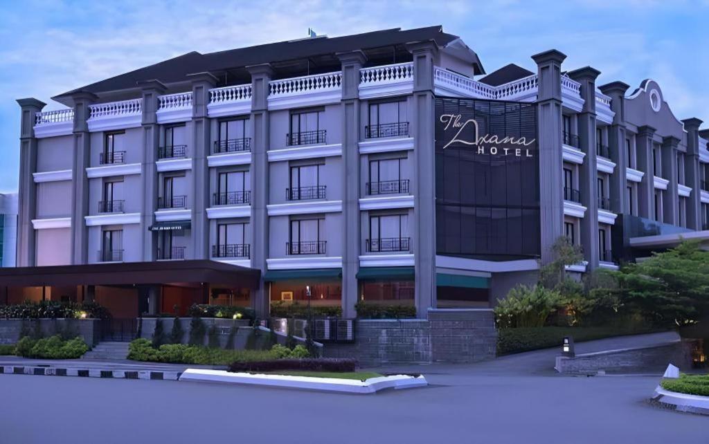 The Axana Hotel Padang  Exterior photo