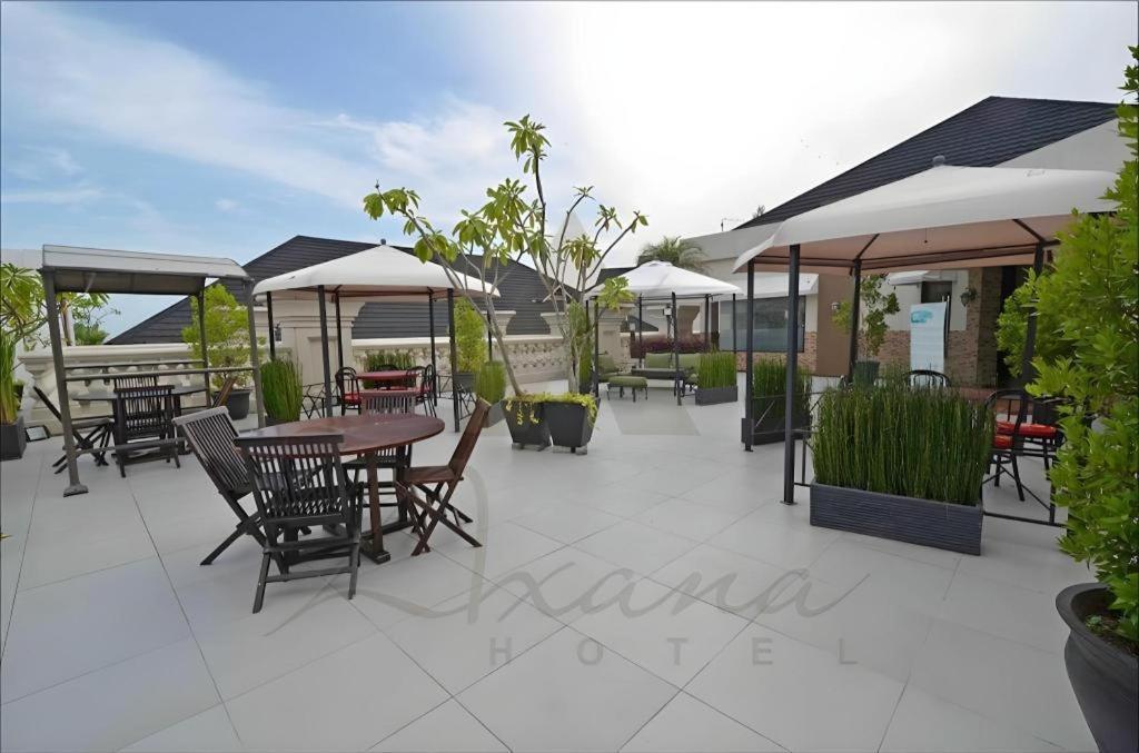 The Axana Hotel Padang  Exterior photo