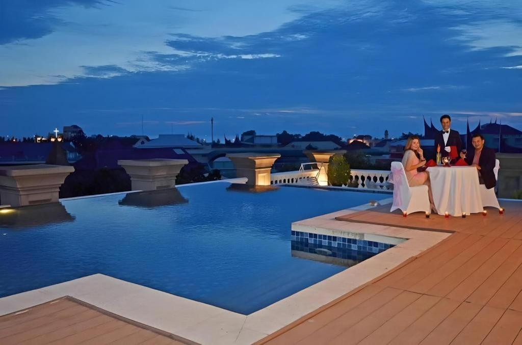 The Axana Hotel Padang  Exterior photo