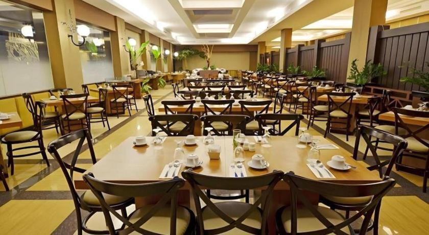 The Axana Hotel Padang  Exterior photo