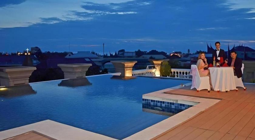 The Axana Hotel Padang  Exterior photo