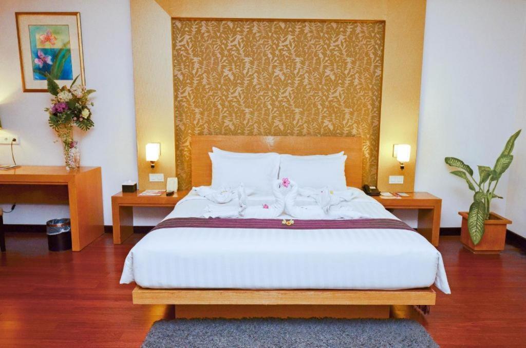 The Axana Hotel Padang  Exterior photo