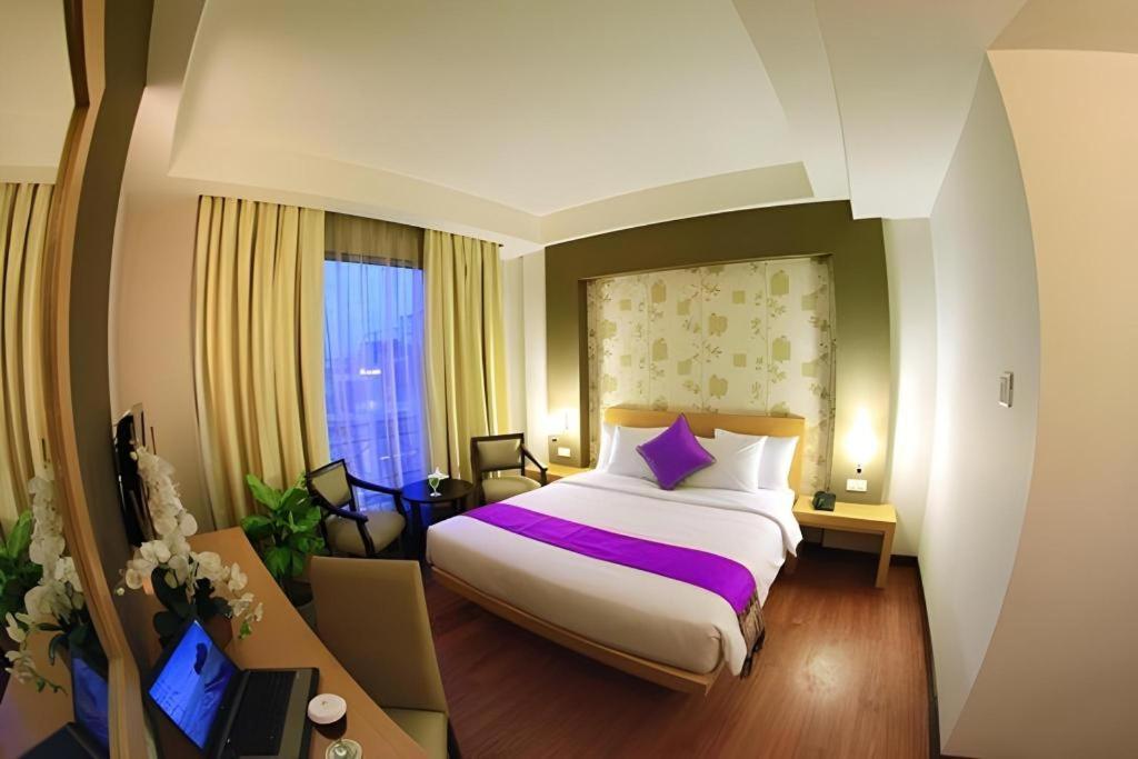 The Axana Hotel Padang  Exterior photo