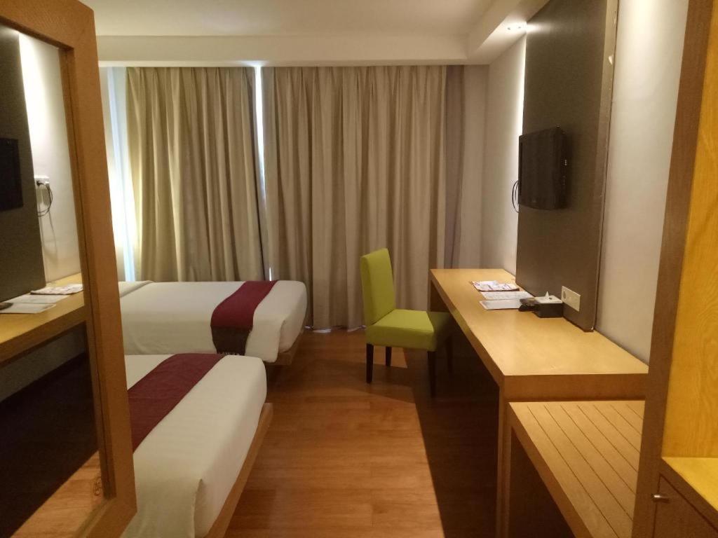 The Axana Hotel Padang  Exterior photo
