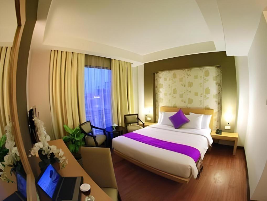 The Axana Hotel Padang  Exterior photo